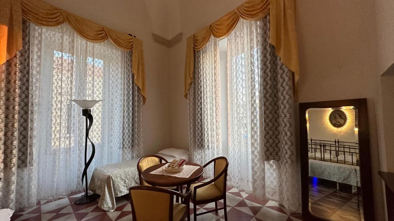 La Dimora Del Barone Hotel Верноле Екстериор снимка